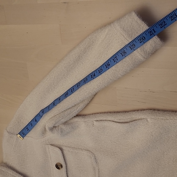 LIKE NEW Old Navy Plush Ivory Utility Shacket with 4 Pockets - Picture 5 of 11
